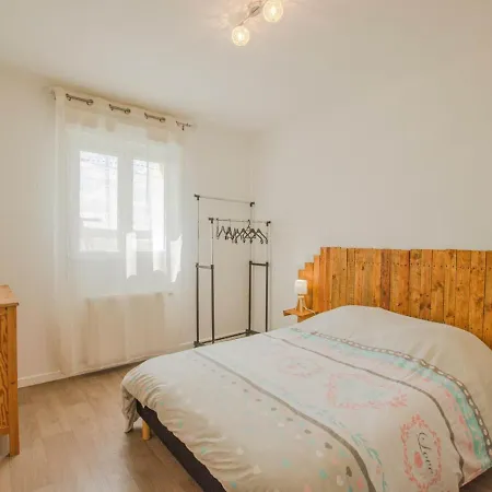 Hébergement de vacances Précy-notre-dame, 4 Pièces, 6 Personnes - Fr-1-543-218 *